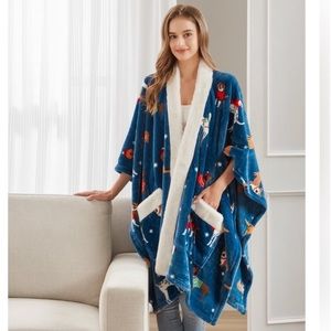 Holiday Dogs Plush Robe Coat Indoor Outdoor Fur Lined Collar Oversized
Pockets